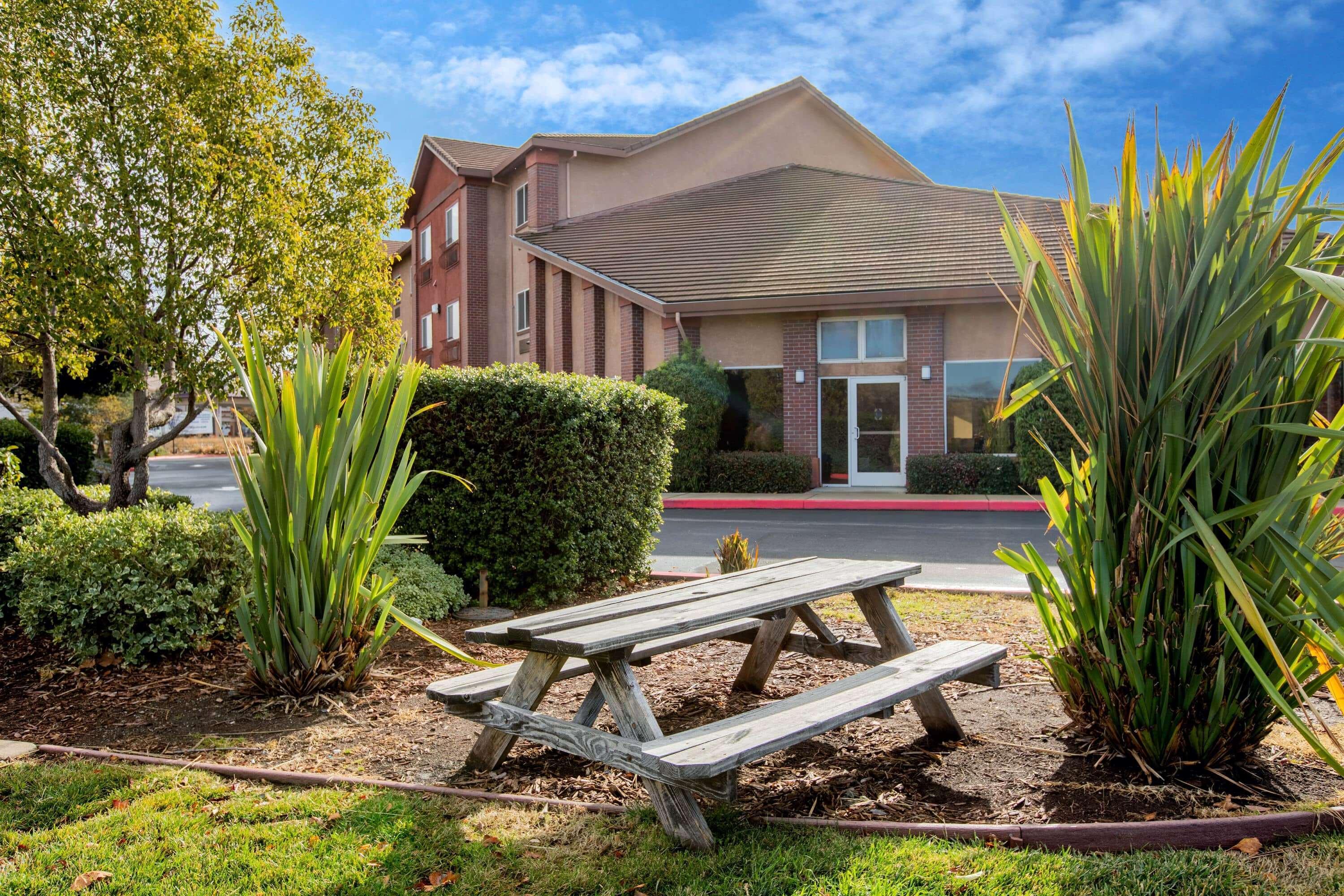 La Quinta Inn By Wyndham Livermore Exterior photo